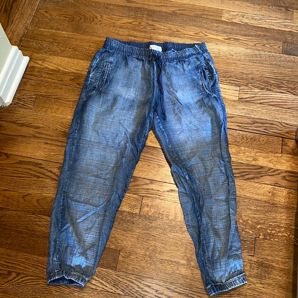 MEM DAY SALE! Cloth andStone chambray joggers Sm